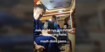 Habib Zaidan Kagum dengan Kabin Toyota Land Cruiser Gus Miftah