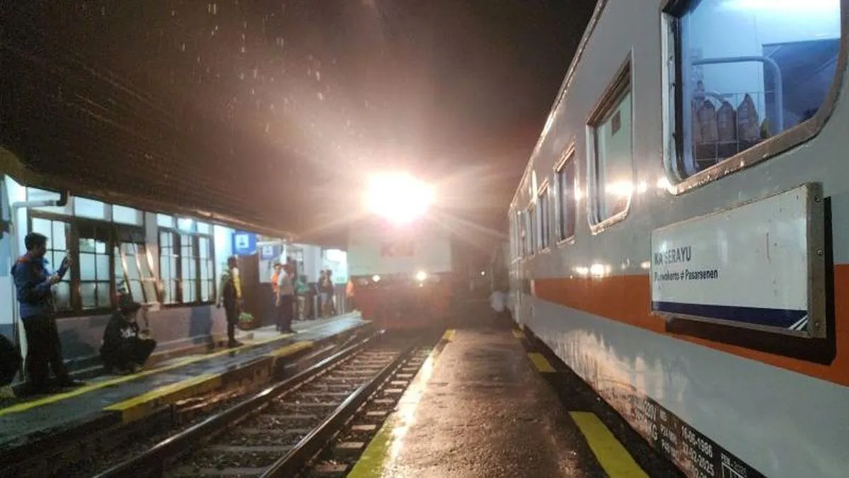 Jalur perlintasan kereta api di wilayah Daop 2 Bandung pascagejala gempa tektonik